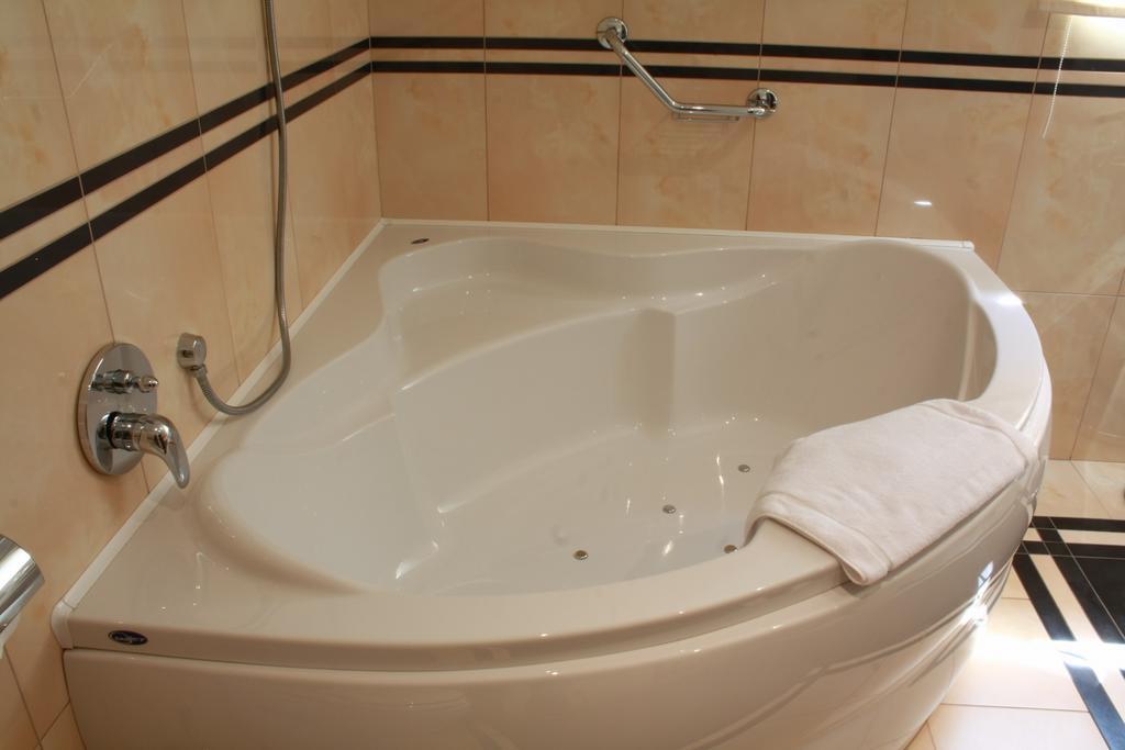 Wellness Hotel Harrachovka Room photo